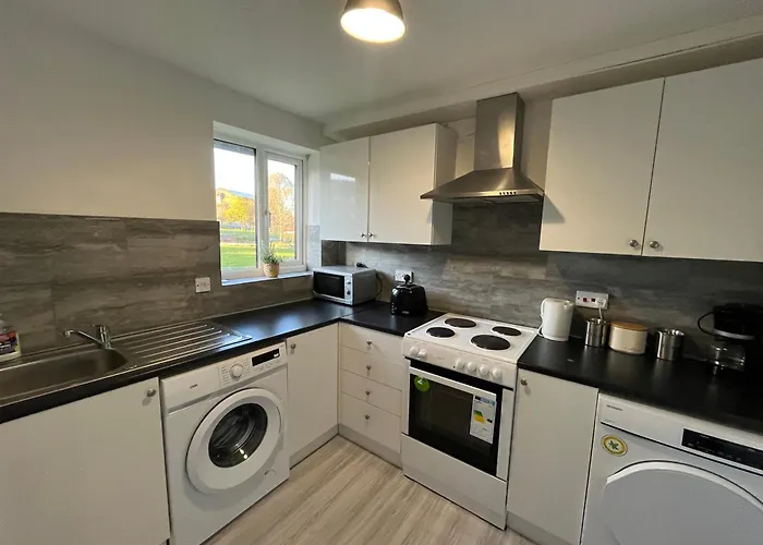 Cosy 2 Bedroom Apartment Near City Centre